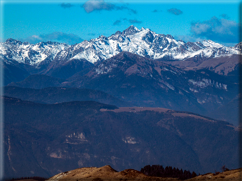 foto Salita dal Monte Tomba a Cima Grappa